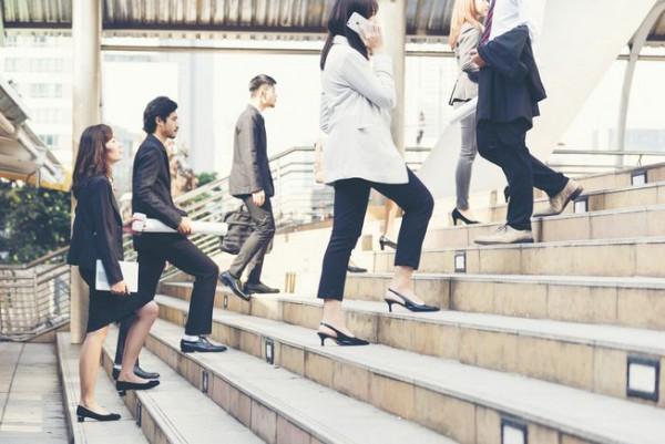 Tips Hari Pertama Kerja